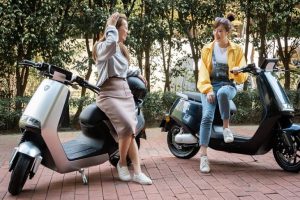 Mua xe máy điện có cần chịu lệ phí trước bạ hay không?
