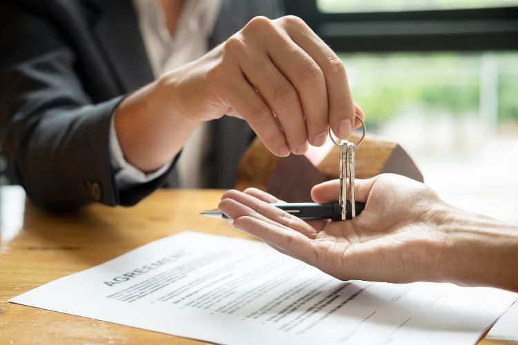 Hợp đồng thuê tài sản và những điều bạn cần biết!